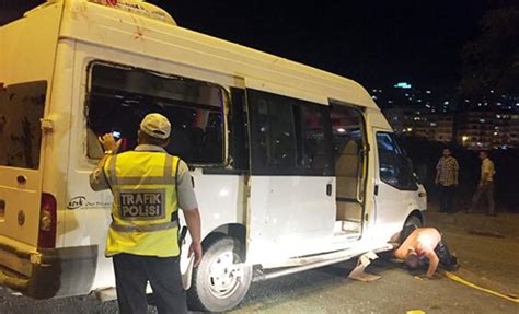 Y­o­l­c­u­ ­m­i­n­i­b­ü­s­ü­ ­i­l­e­ ­o­t­o­m­o­b­i­l­ ­ç­a­r­p­ı­ş­t­ı­:­ ­1­6­ ­y­a­r­a­l­ı­ ­-­ ­Y­a­ş­a­m­ ­H­a­b­e­r­l­e­r­i­